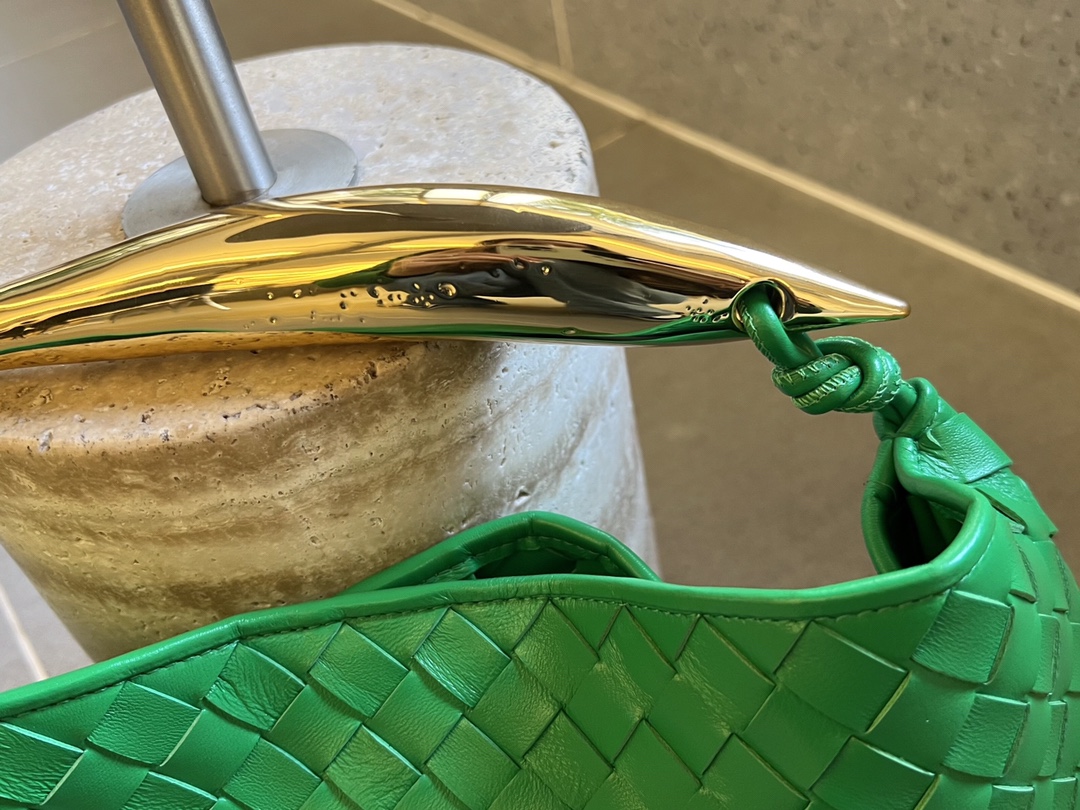 Small Sardine Intrecciato Leather Top Handle Bag Green